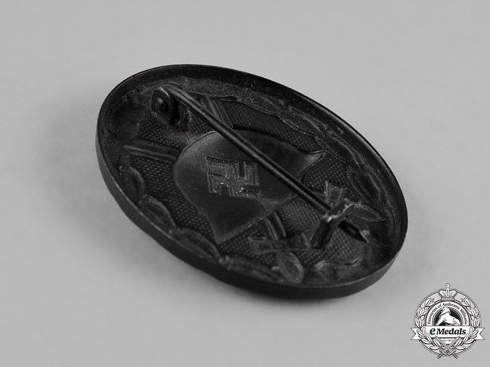 germany,_wehrmacht._a_pair_of_black_grade_wound_badges_m182_5596_1