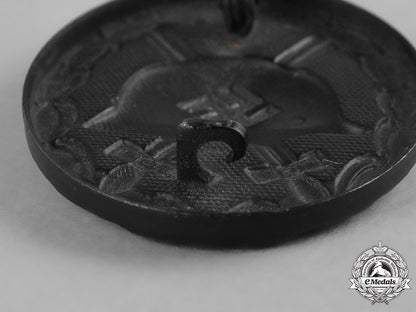 germany,_wehrmacht._a_pair_of_black_grade_wound_badges_m182_5597_1