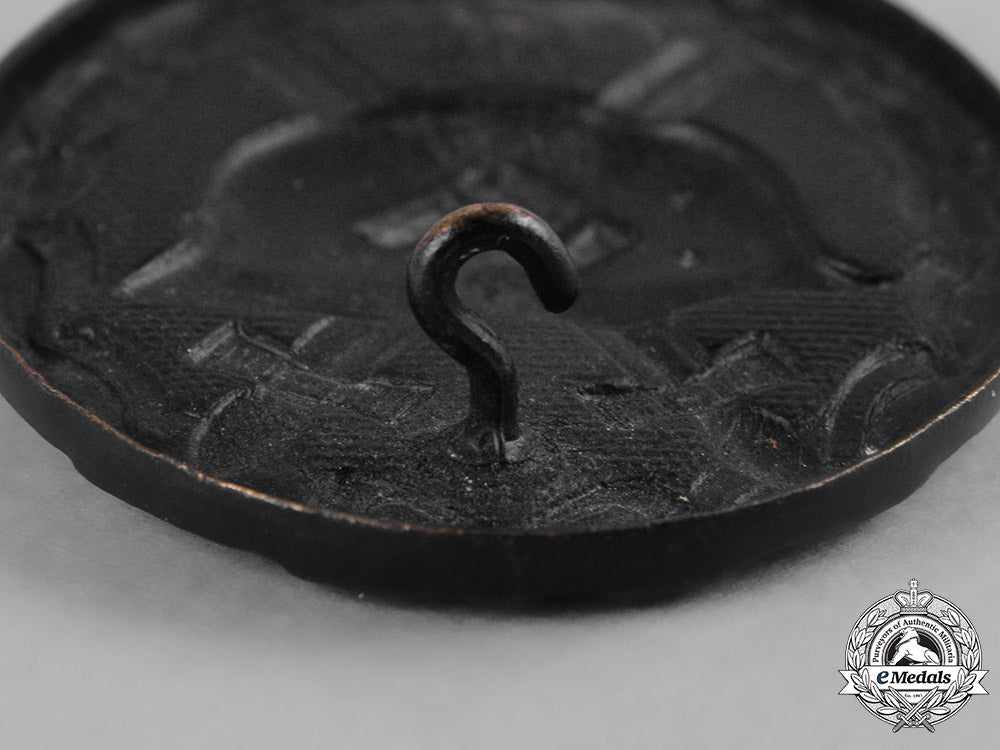 germany,_wehrmacht._a_pair_of_black_grade_wound_badges_m182_5645