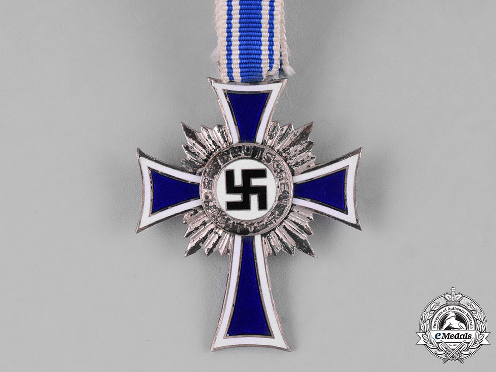 germany,_third_reich._a_pair_of_silver_grade_honour_crosses_of_the_german_mother_m182_5762