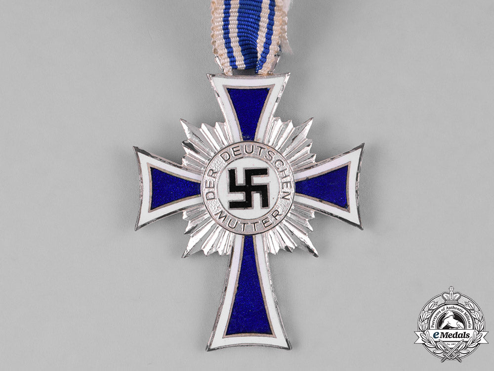 germany,_third_reich._a_pair_of_silver_grade_honour_crosses_of_the_german_mother_m182_5765