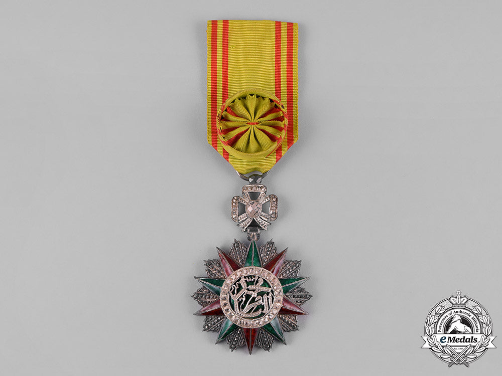 tunisia,_french_protectorate._an_order_of_glory,_iv_class_officer,_by_kretly,_c.1920_m182_5938