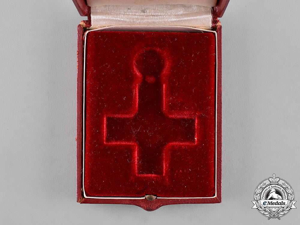 denmark,_kingdom._a_red_cross_decoration_of_honour_case,_c.1920_m182_6267