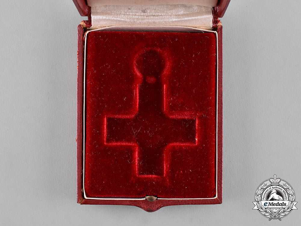 denmark,_kingdom._a_red_cross_decoration_of_honour_case,_c.1920_m182_6267