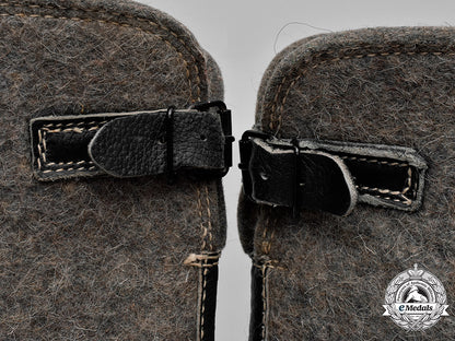 germany,_heer._a_pair_of_germany_army_winter_felt_boots_m182_6342