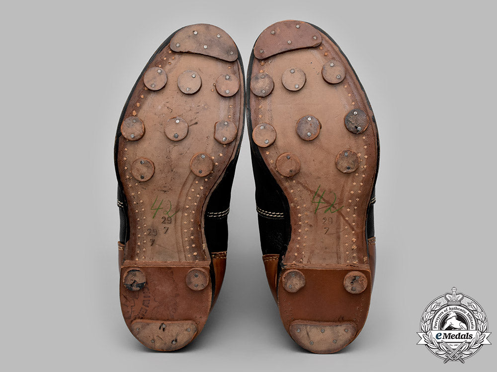 germany,_heer._a_pair_of_germany_army_winter_felt_boots_m182_6343