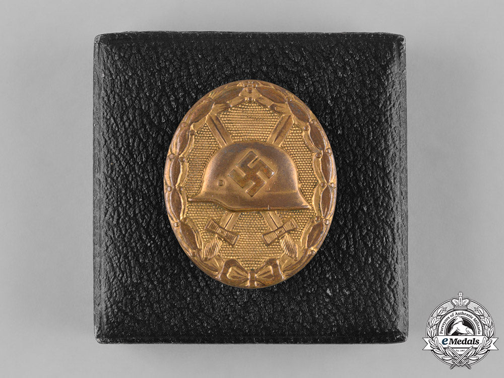 germany,_wehrmacht._a_wound_badge,_gold_grade_with_case,_by_hauptmünzamt_wien_m182_6489