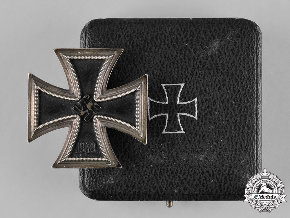 germany,_wehrmacht._a1939_iron_cross_i_class,_with_case_m182_6728