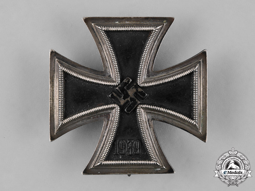 germany,_wehrmacht._a1939_iron_cross_i_class,_with_case_m182_6729