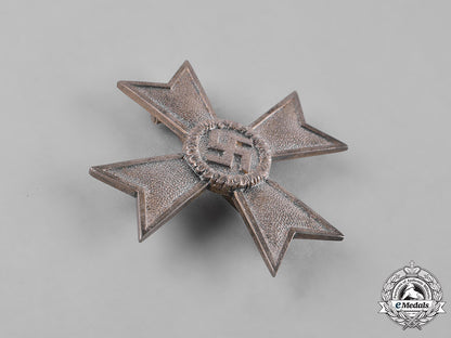 germany,_wehrmacht._a_cased_war_merit_cross,_i_class_with_miniature,_by_deschler&_sohn_m182_6843