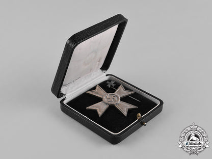 germany,_wehrmacht._a_cased_war_merit_cross,_i_class_with_miniature,_by_deschler&_sohn_m182_6851