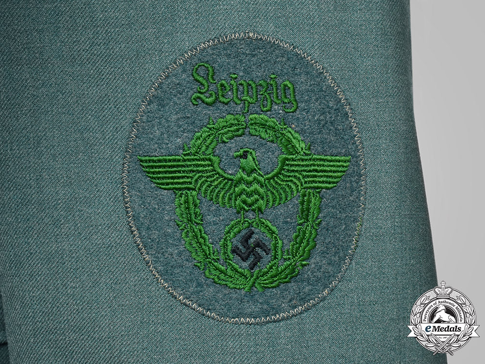 germany,_schutzpolizei._a_schutzpolizei(_municipal_police)_hauptwachtmeister_tunic_m182_6950