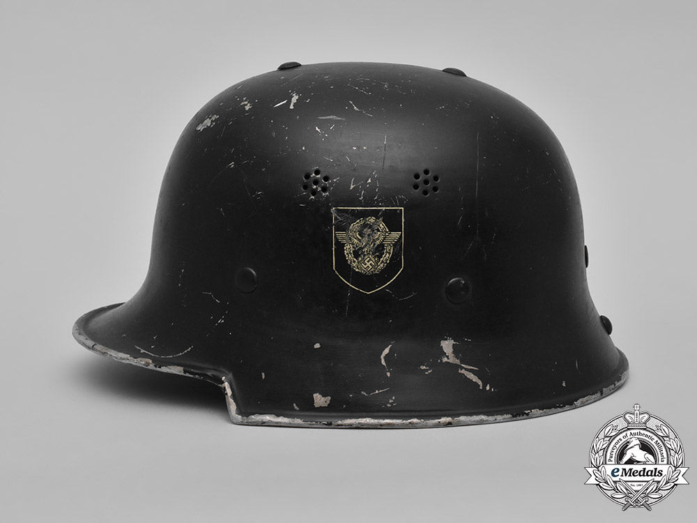 germany,_ordnungspolizei._a_civic_police_steel_helmet,_by_drp_thale_m182_7313