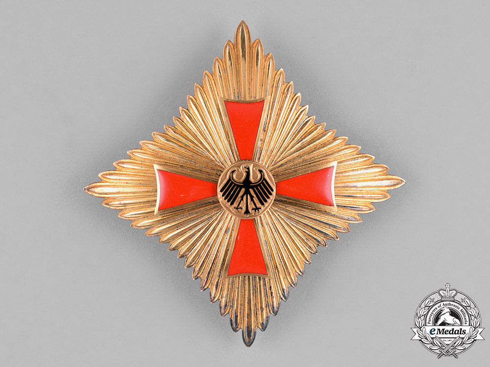 germany,_republic._an_order_of_merit_of_the_federal_republic,_grand_cross_set,_c.1955_m18_0040