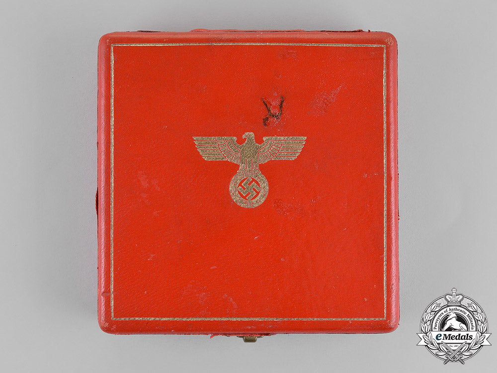 germany._an_order_of_the_german_eagle_second_class_with_swords_by_gebrüder_godet&_co._m18_4094