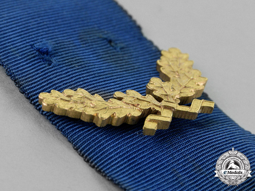 germany._a_set_of_oak_leaves_for_a_wehrmacht40-_year_long_service_cross_m18_4120
