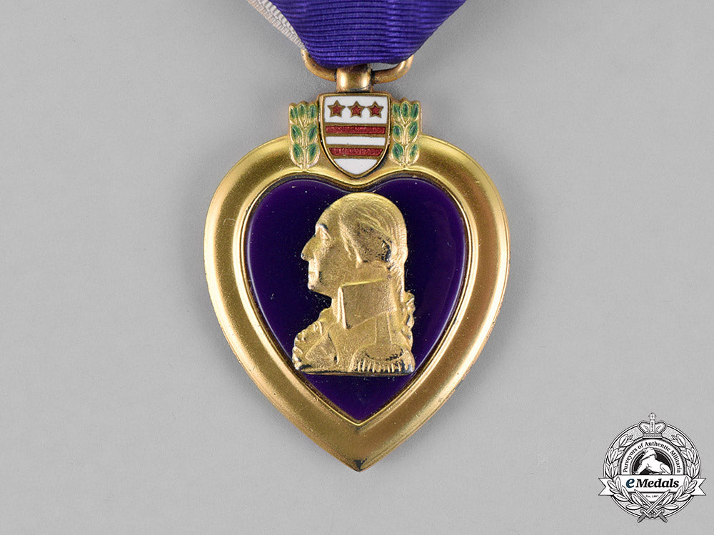 united_states._a_purple_heart_to_private_creech,_jr.,_united_states_marine_corps,_kia_during_the_battle_of_tarawa,1943_m18_4259
