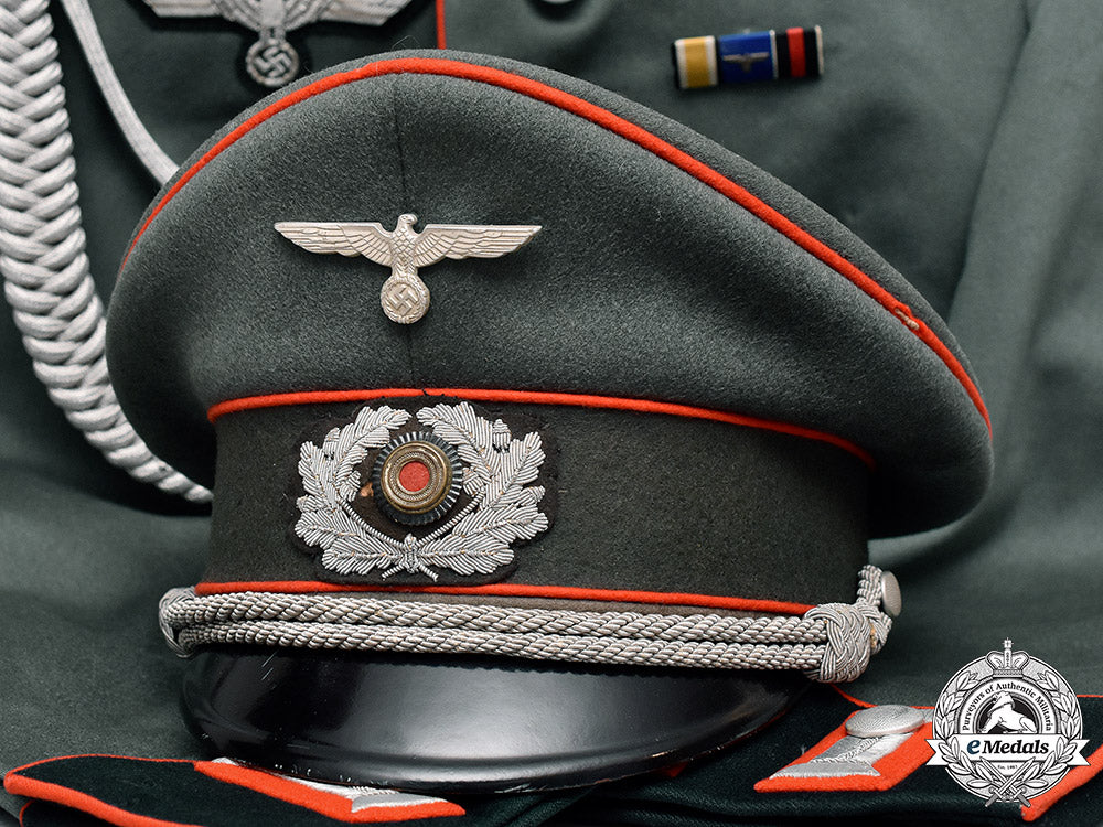 germany._a_wehrmacht_artillery_senior_lieutnant_waffenrock_with_matching_officer’s_visor_cap_m18_4310_1