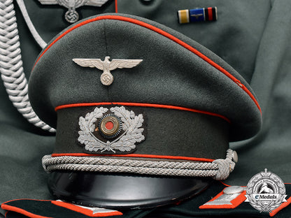 germany._a_wehrmacht_artillery_senior_lieutnant_waffenrock_with_matching_officer’s_visor_cap_m18_4310_1