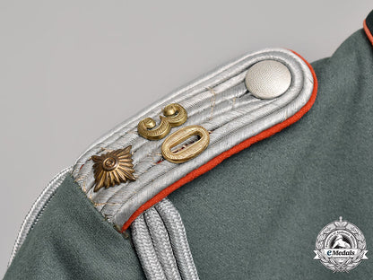 germany._a_wehrmacht_artillery_senior_lieutnant_waffenrock_with_matching_officer’s_visor_cap_m18_4314_1