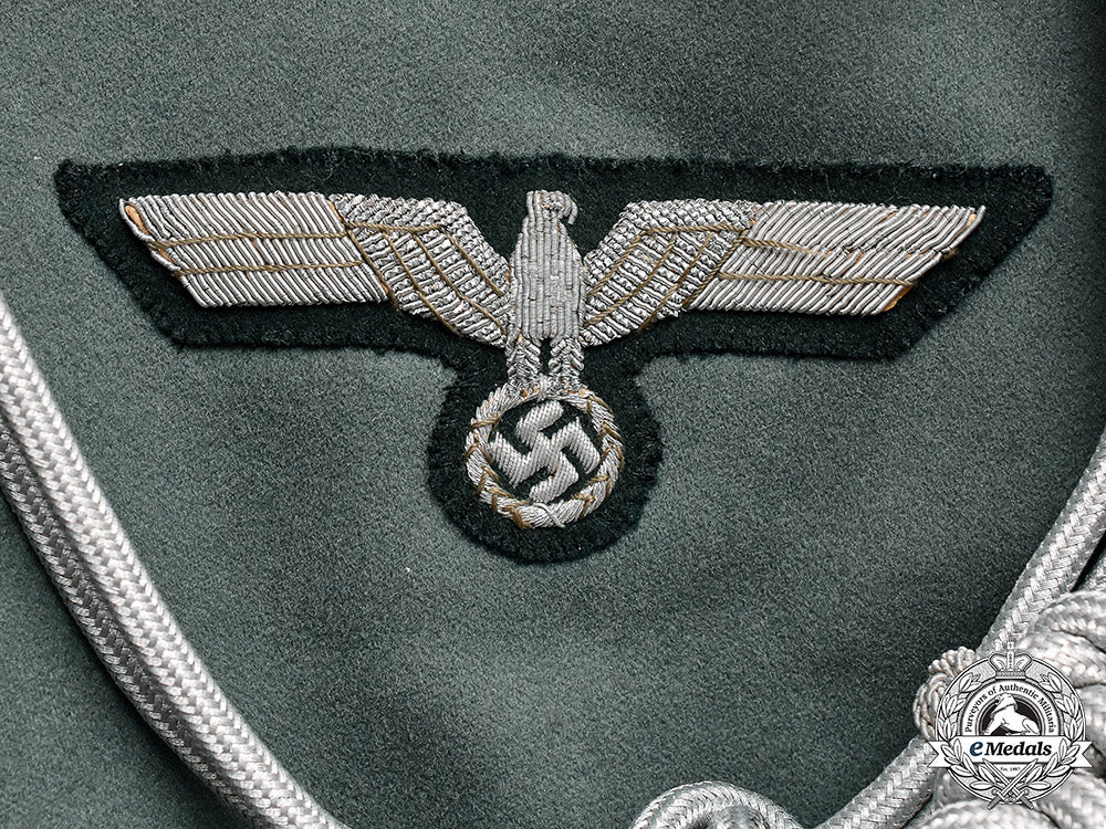 germany._a_wehrmacht_artillery_senior_lieutnant_waffenrock_with_matching_officer’s_visor_cap_m18_4315_1