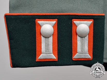 germany._a_wehrmacht_artillery_senior_lieutnant_waffenrock_with_matching_officer’s_visor_cap_m18_4318_1