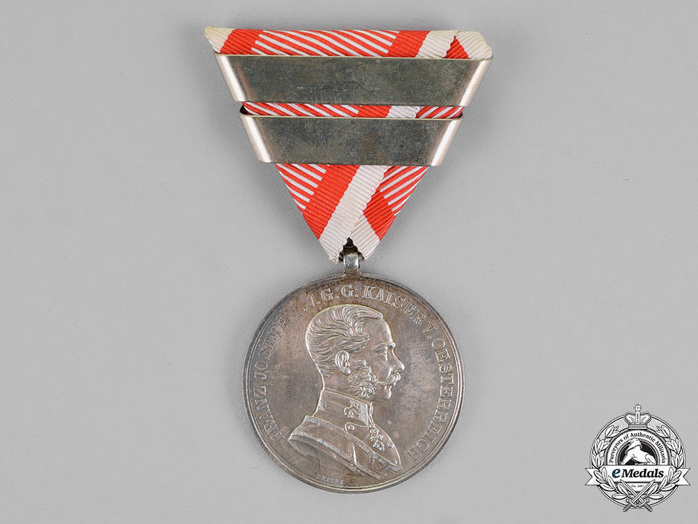 austria,_empire._a_bravery_medal_in_silver,_first_class,_third_award,_c.1917_m18_4330