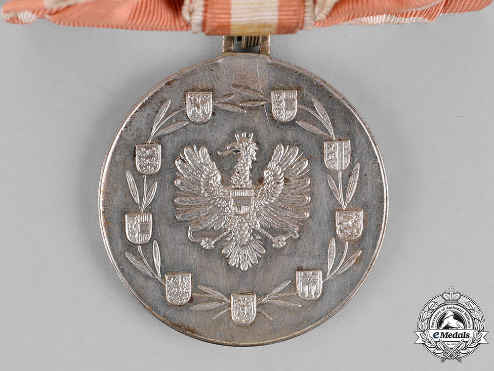 austria,_first_republic._a_large_silver_merit_medal_on_a_lady’s_ribbon_m18_4355