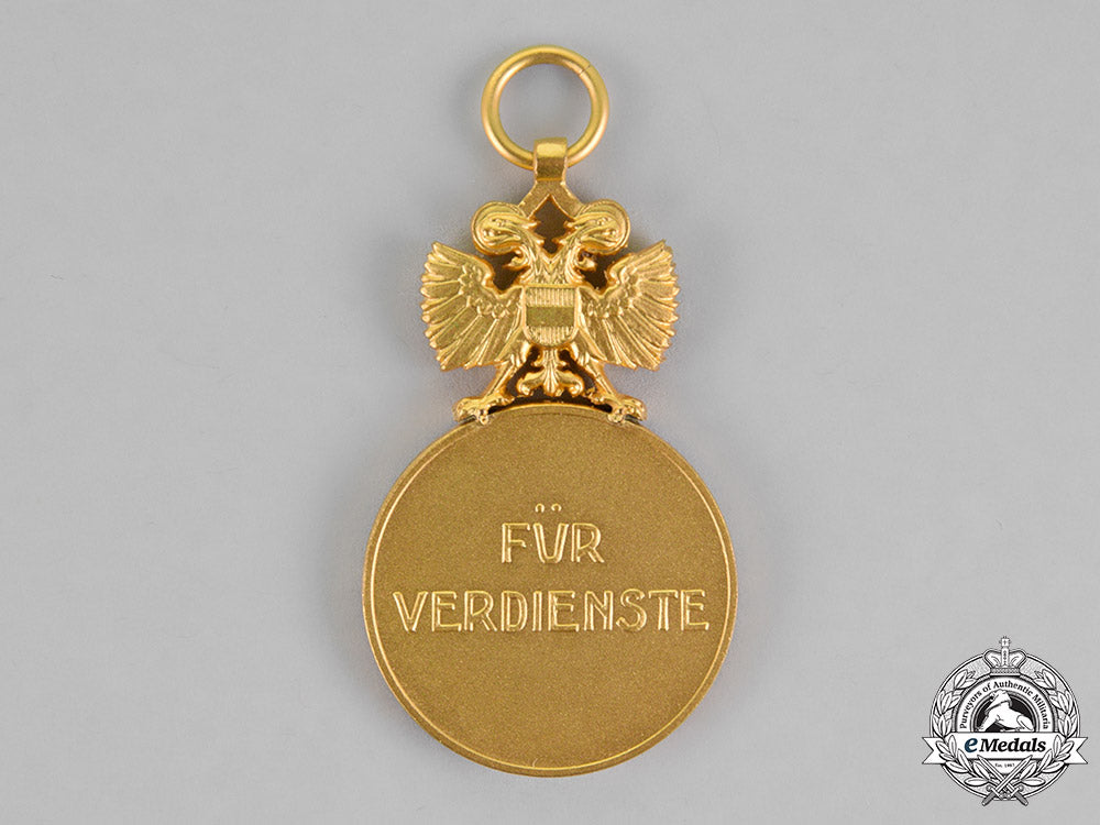 austria,_first_republic._a_military_merit_medal,_c.1935_m18_4478_1_1_1_1_1_1_1_1_1_1_1_1