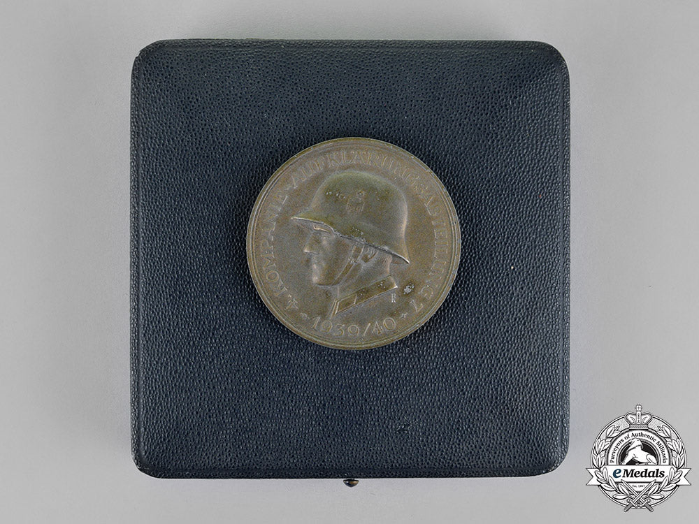 germany._a_cased4_th_panzerdivision_reconnaissance_section7_commemorative_medal_m18_4635