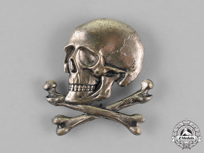 italy,_kingdom._a_black_brigade_skull_badge_m18_4825_2_1