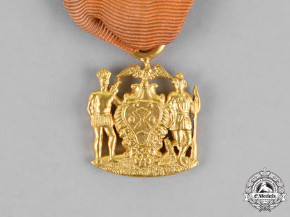 united_states._a_saint_nicholas_society_of_the_city_of_new_york_membership_badge,_c.1908_m18_4994