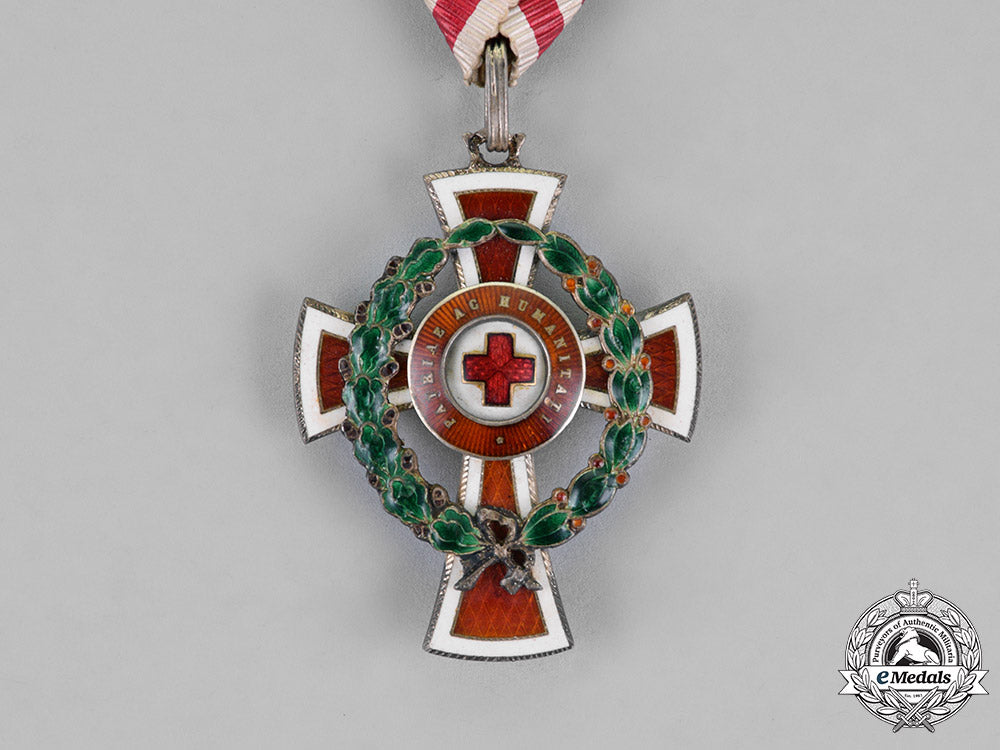 austrian,_empire._an_honour_decoration_of_the_red_cross,_second_class_with_war_decoration,_by_g.a._scheid,_c.1915_m18_5071