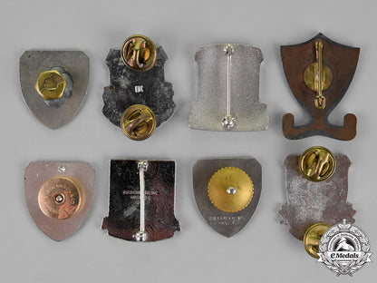 united_states._a_lot_of_forty-_nine_infantry_insignia_badges_m18_5175