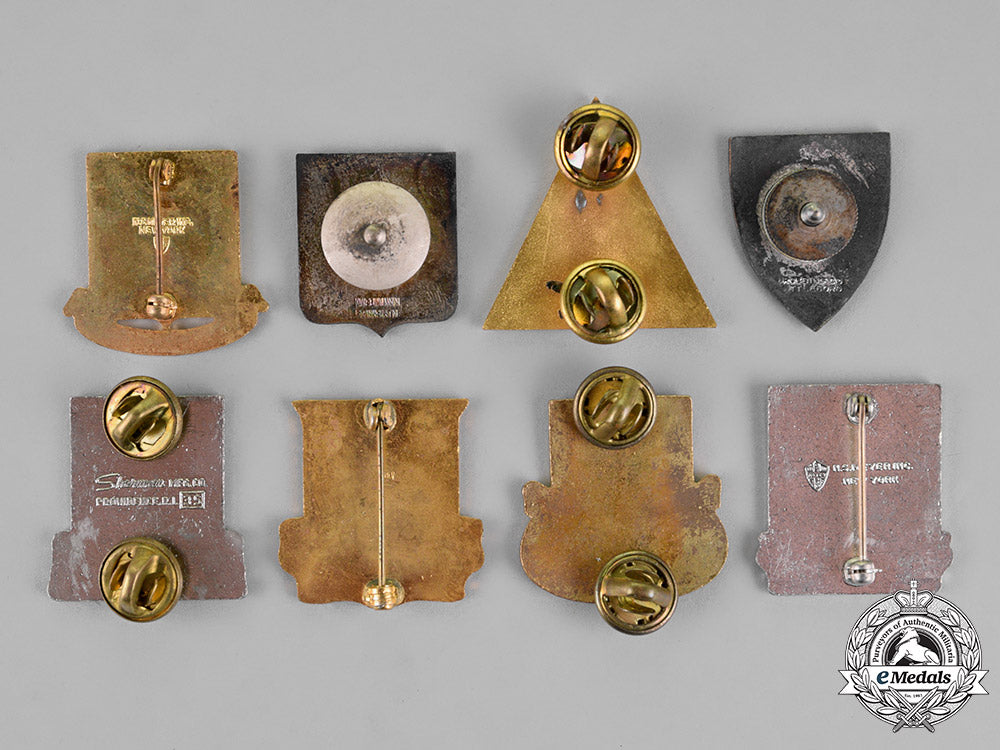 united_states._a_lot_of_forty-_nine_infantry_insignia_badges_m18_5177