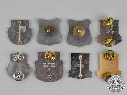 united_states._a_lot_of_forty-_nine_infantry_insignia_badges_m18_5183