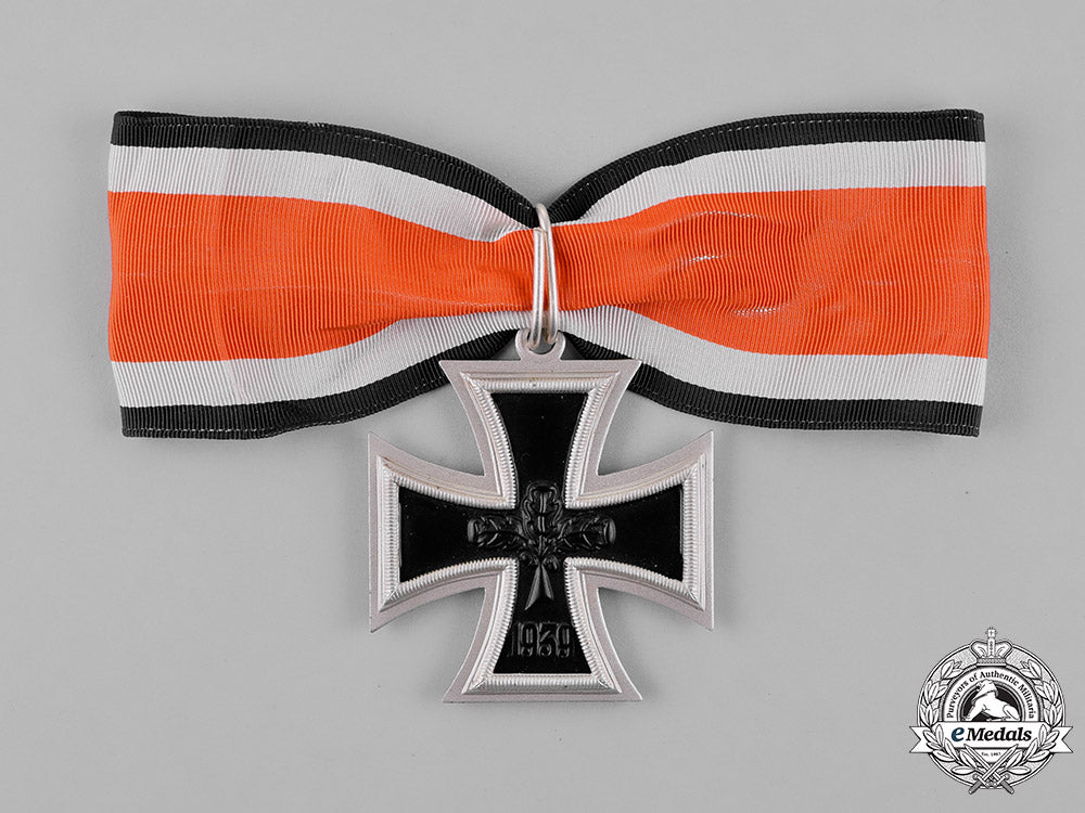 german_republic._a_knight’s_cross_of_the_iron_cross1939,_alternative1957_version,_early_version,_by_s.&_l._m18_5557