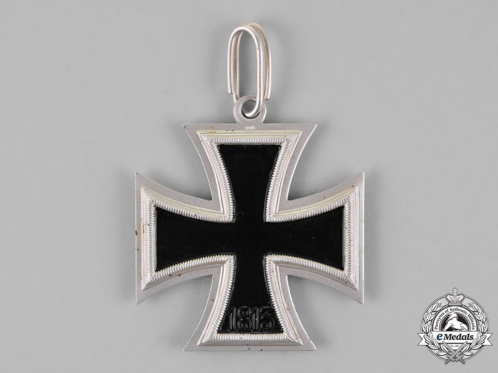 german_republic._a_knight’s_cross_of_the_iron_cross1939,_alternative1957_version,_early_version,_by_s.&_l._m18_5559