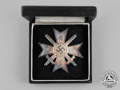 germany._a_war_merit_cross_first_class_with_swords,_cased,_by_deschler&_sohn_m18_5583