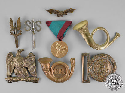 international._a_lot_of_twenty-_five_badges,_insignia,&_awards_m18_5626