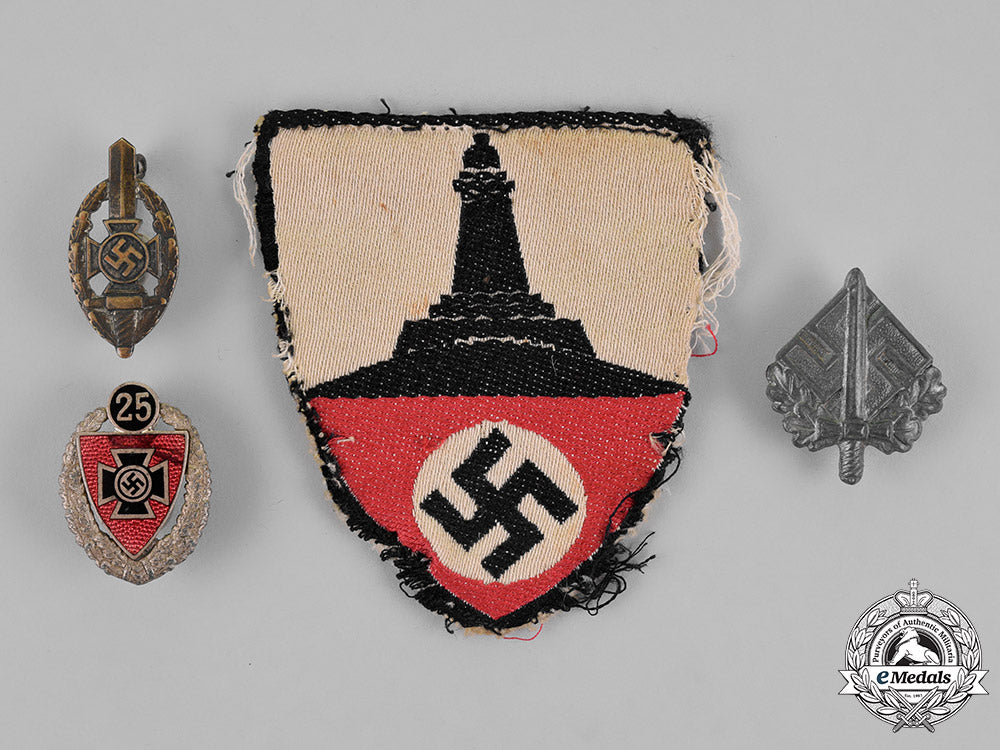 germany._a_lot_of_second_war_german_veteran’s_association_insignia_m18_5699