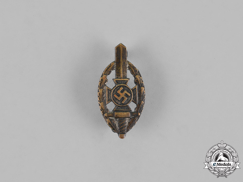 germany._a_lot_of_second_war_german_veteran’s_association_insignia_m18_5700