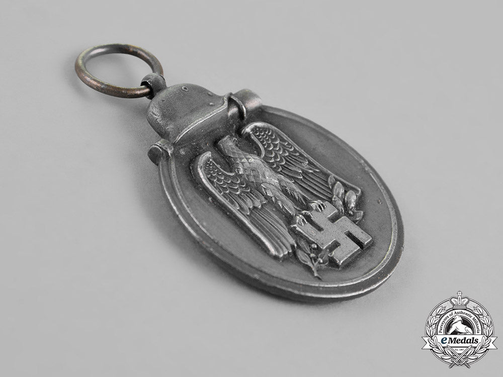 germany._a_lot_of_badges&_awards_m18_5723