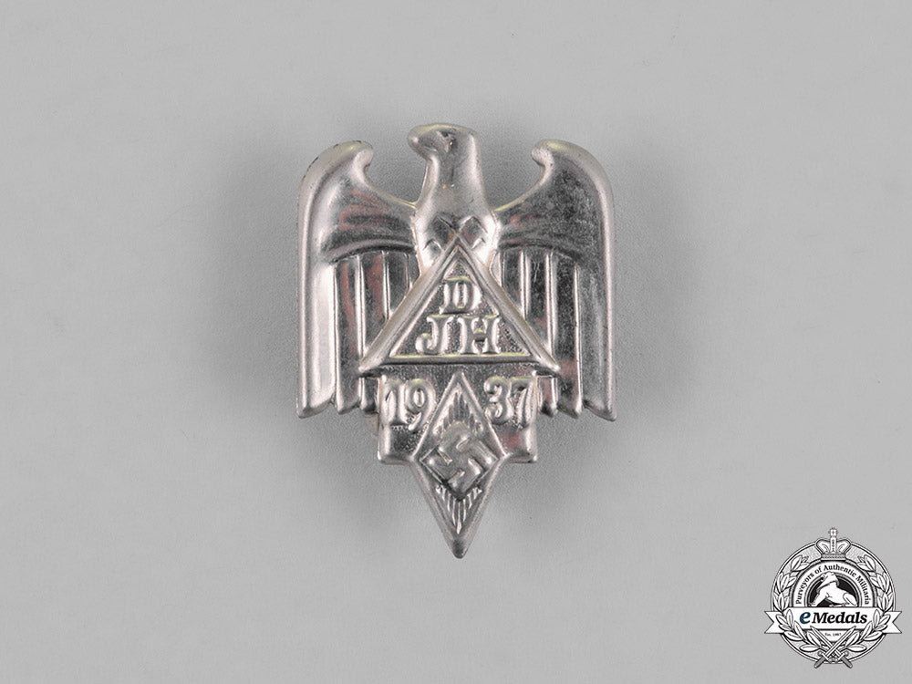 germany._a_lot_of_badges&_awards_m18_5726