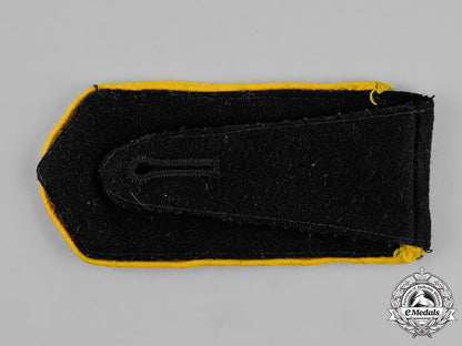 germany._a_lot_of_second_war_german_shoulder_straps_m18_5765