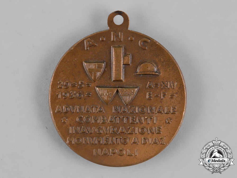 italy,_kingdom._a_gathering_of_fighters_at_the_dedication_of_the_general_diaz_national_monument_medal1936_m18_5782