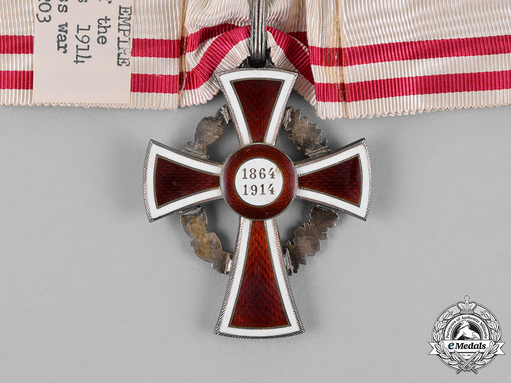 austria,_empire._an_honour_decoration_of_the_red_cross,_first_class_with_war_decoration,_c.1914_m18_5802
