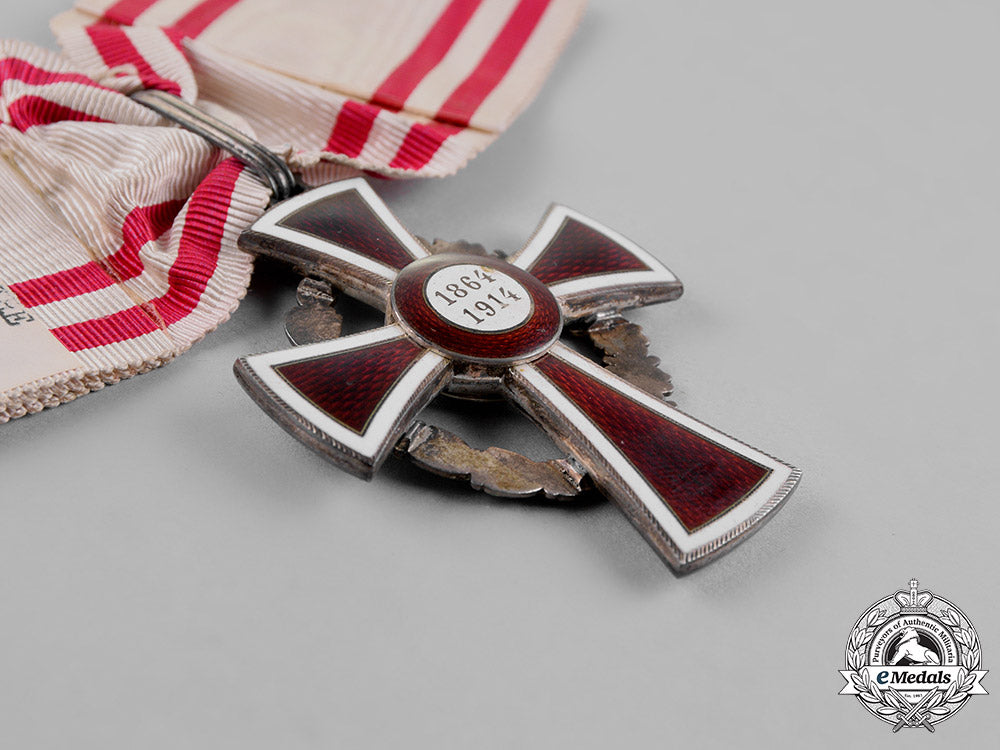 austria,_empire._an_honour_decoration_of_the_red_cross,_first_class_with_war_decoration,_c.1914_m18_5804