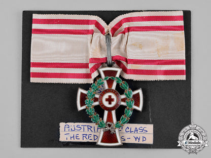 austria,_empire._an_honour_decoration_of_the_red_cross,_first_class_with_war_decoration,_c.1914_m18_5808