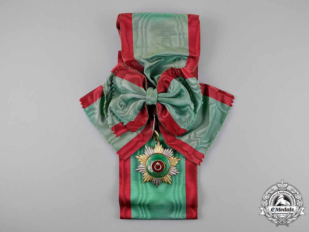 libya,_kingdom._an_order_of_ibn_ali_al-_senoussi1_st_class_grand_cross,_c.1952_m18_5824
